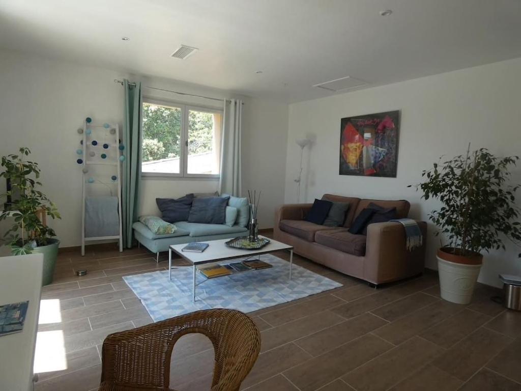 Villa Pierre Blanche Le Calme A 5Mn Du Centre Ville Nîmes Buitenkant foto