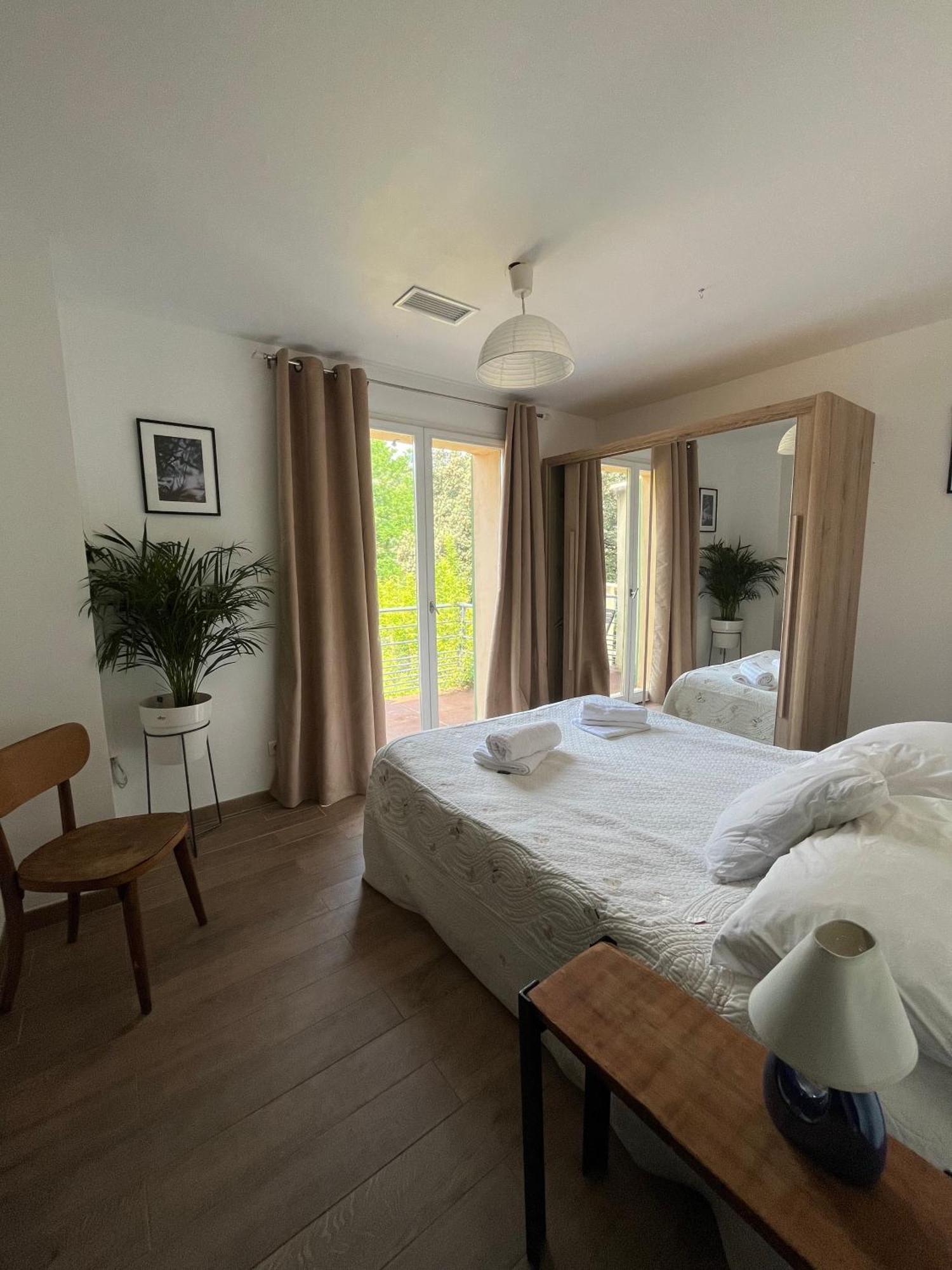 Villa Pierre Blanche Le Calme A 5Mn Du Centre Ville Nîmes Buitenkant foto